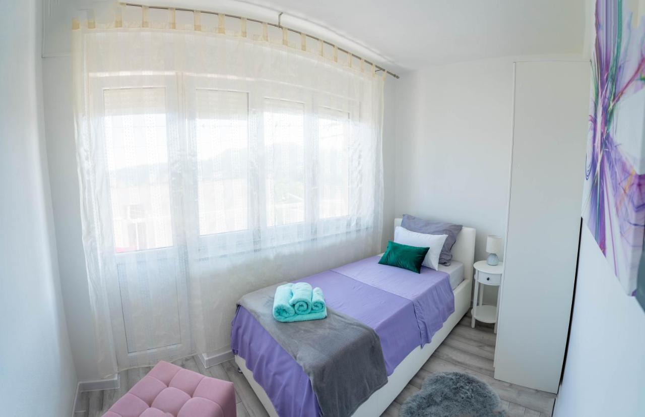 Ferienwohnung Apartman M Knin Exterior foto