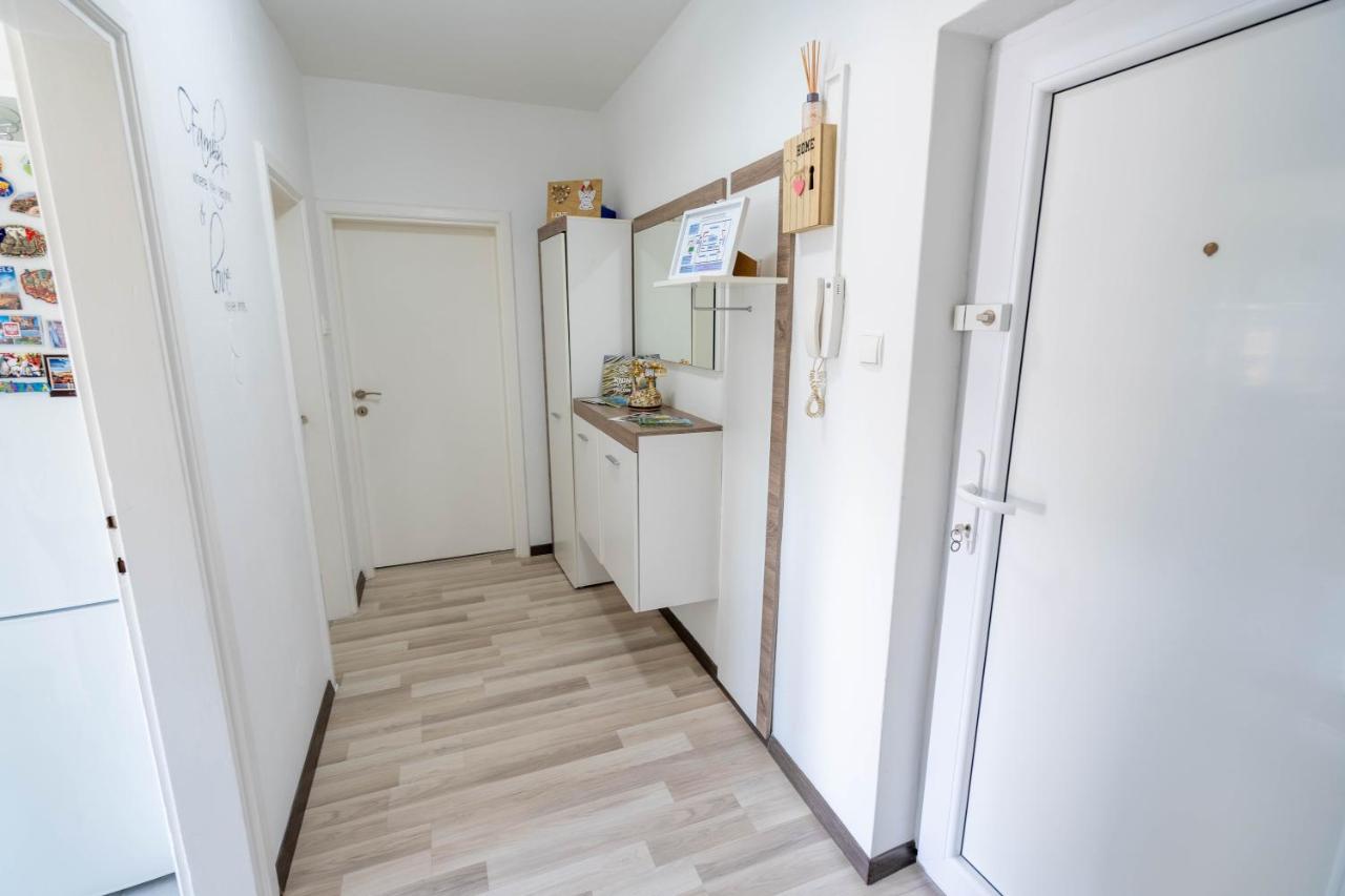 Ferienwohnung Apartman M Knin Exterior foto