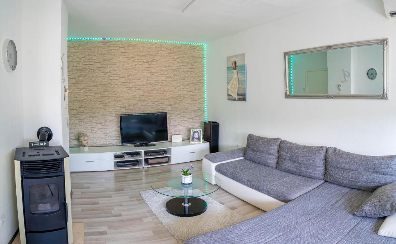 Ferienwohnung Apartman M Knin Exterior foto